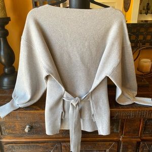 Tahari sweater M